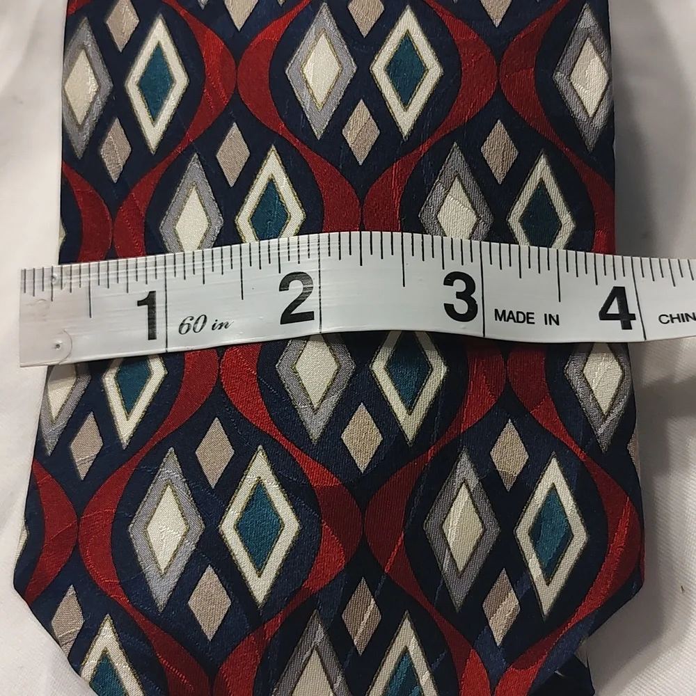 🎉Oscar de la Renta diamond black, red, grey and green tie